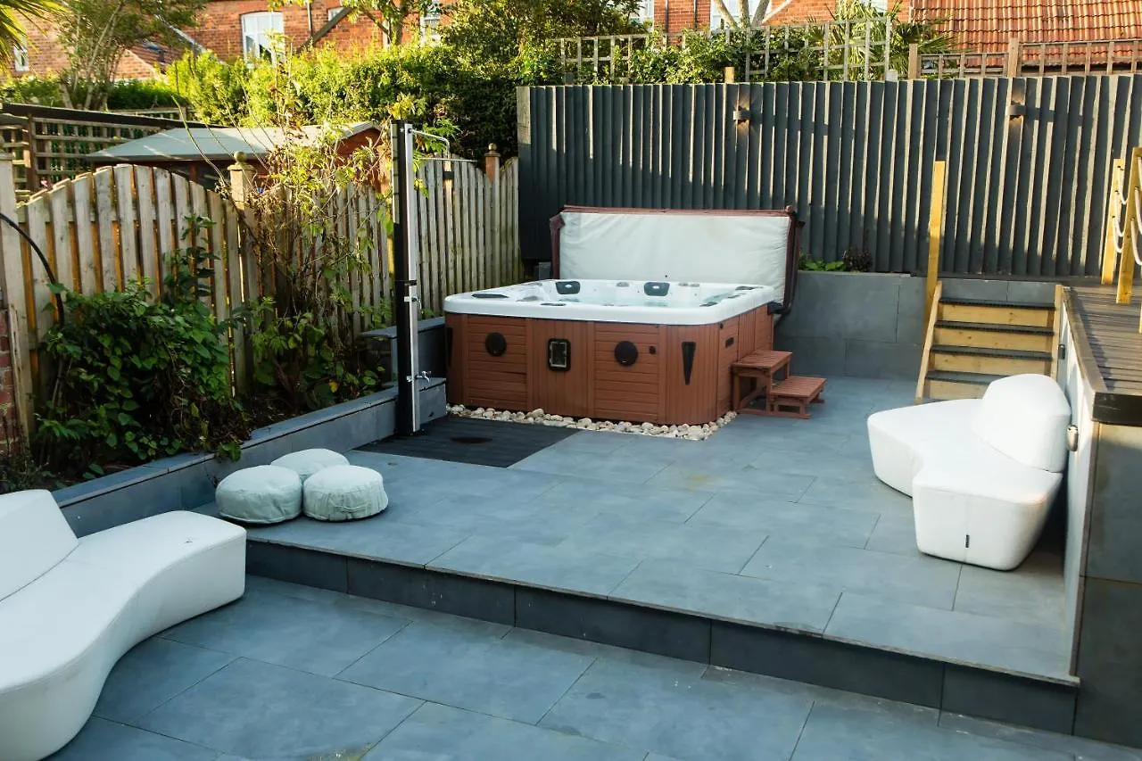 Rounton Villa By Luxury Travel Emporium- Hot Tub - Sea Views - Parking Dom wakacyjny Robin Hood's Bay