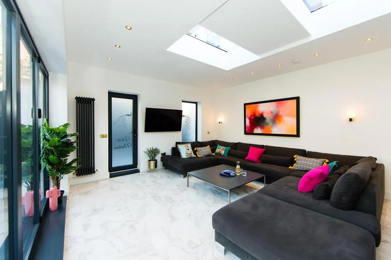 Rounton Villa By Luxury Travel Emporium- Hot Tub - Sea Views - Parking Dom wakacyjny Robin Hood's Bay