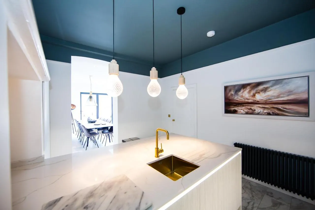 Rounton Villa By Luxury Travel Emporium- Hot Tub - Sea Views - Parking Robin Hood's Bay