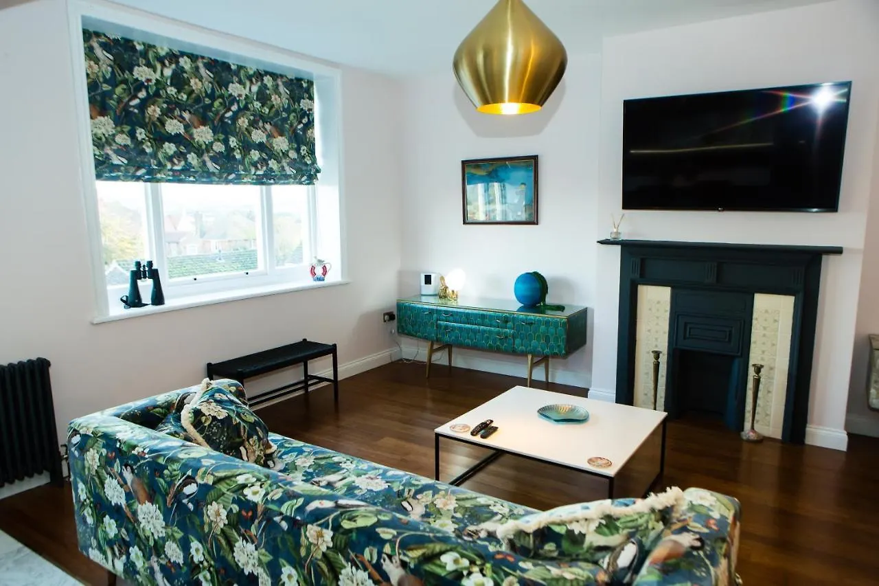 Rounton Villa By Luxury Travel Emporium- Hot Tub - Sea Views - Parking Robin Hood's Bay